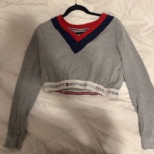 Tommy Hilfiger crop sweater
